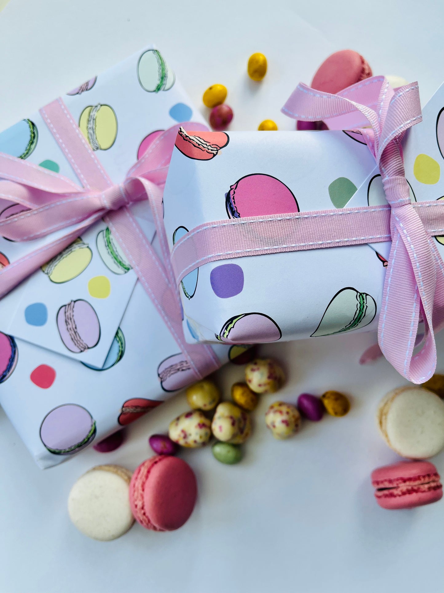 Macaron Wrapping Paper + FREE GIFT TAGS