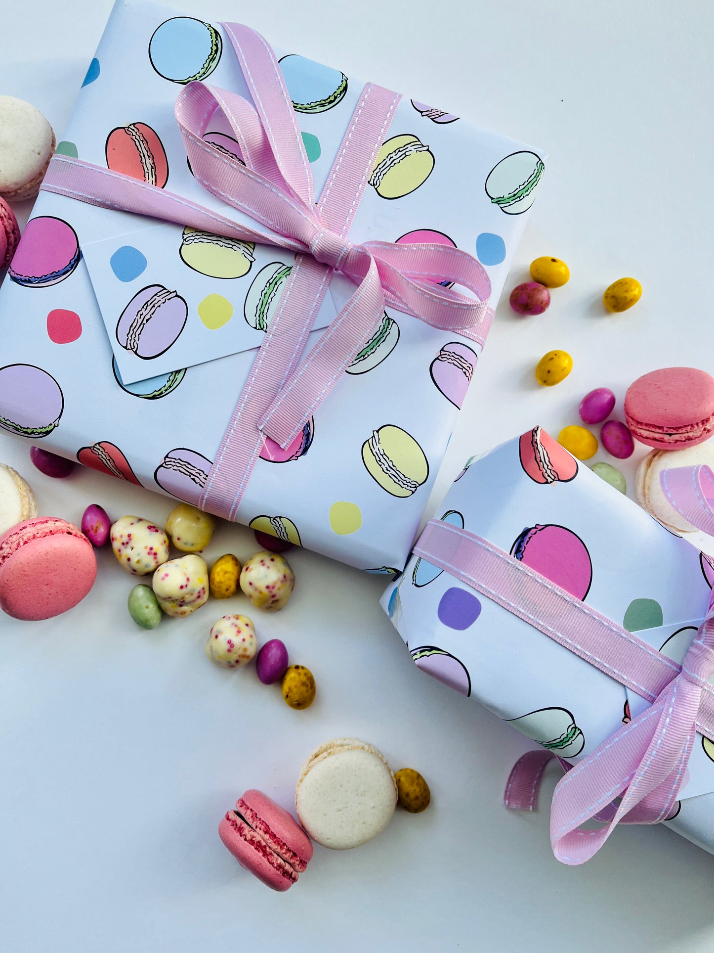 Macaron Wrapping Paper + FREE GIFT TAGS