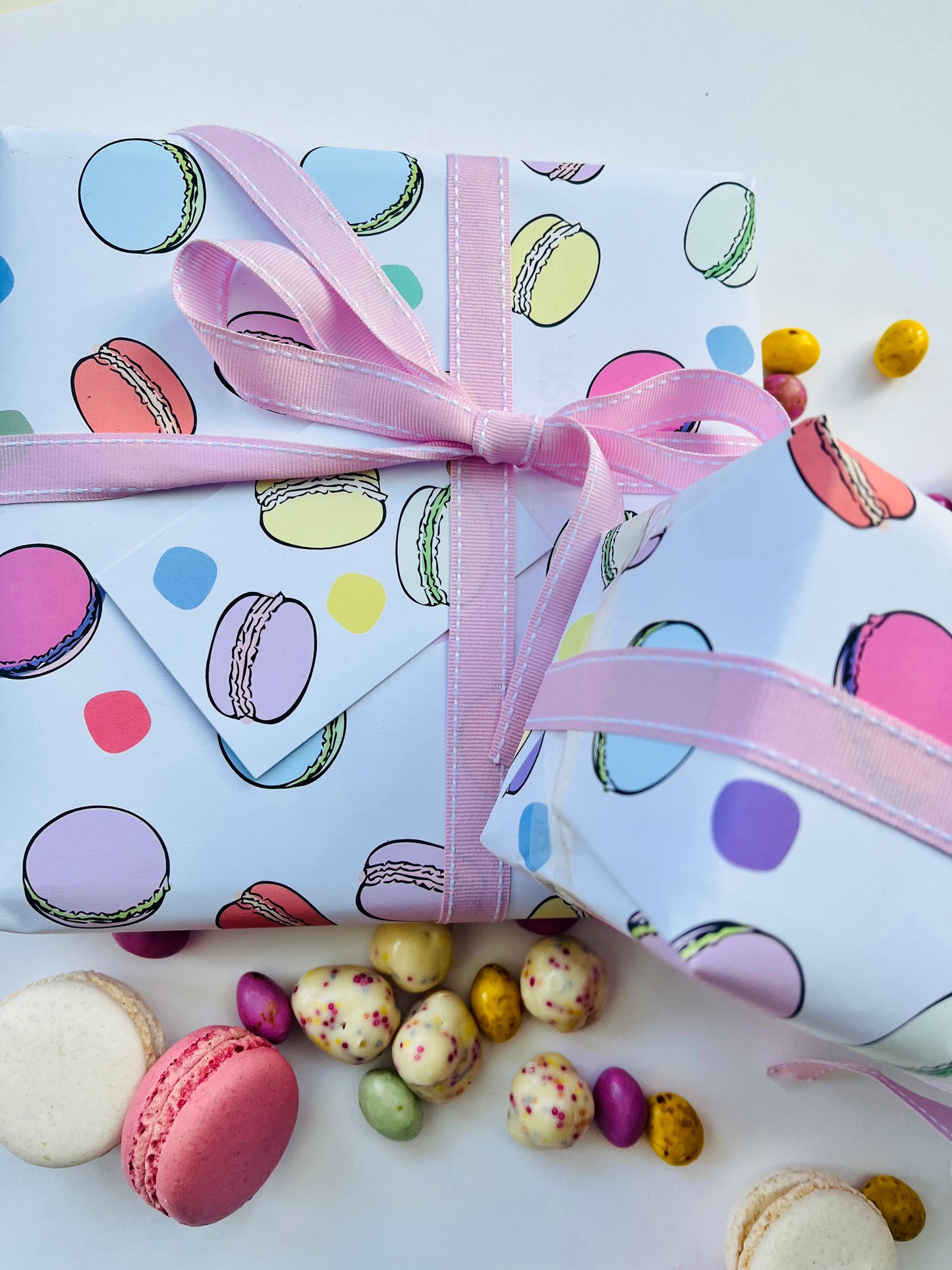 Macaron Wrapping Paper + FREE GIFT TAGS
