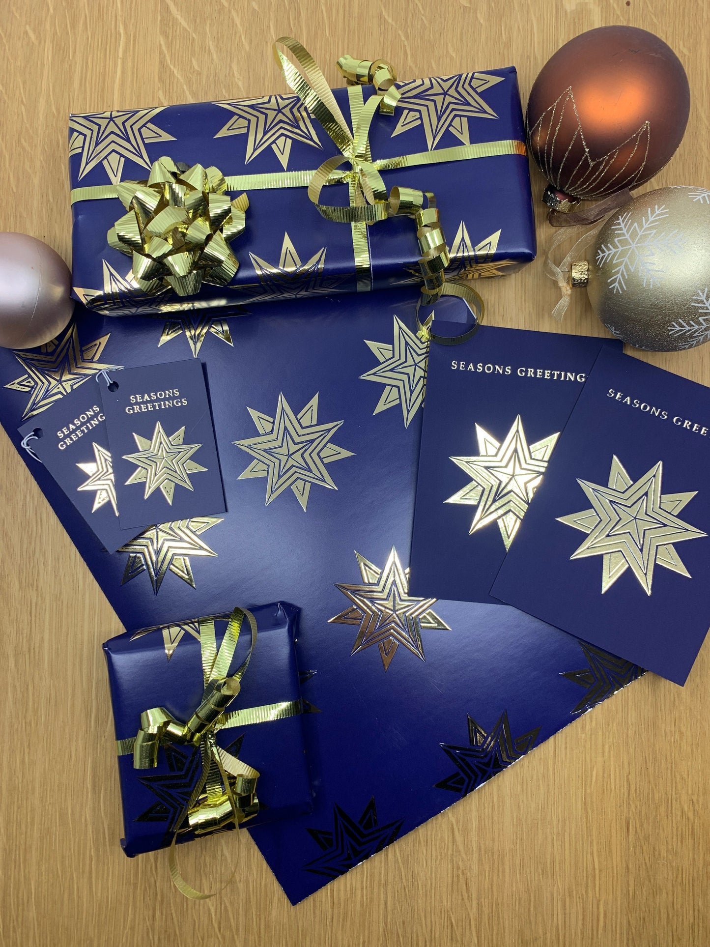 Luxury Gold Foil Star Wrapping Paper with FREE Gift Tags