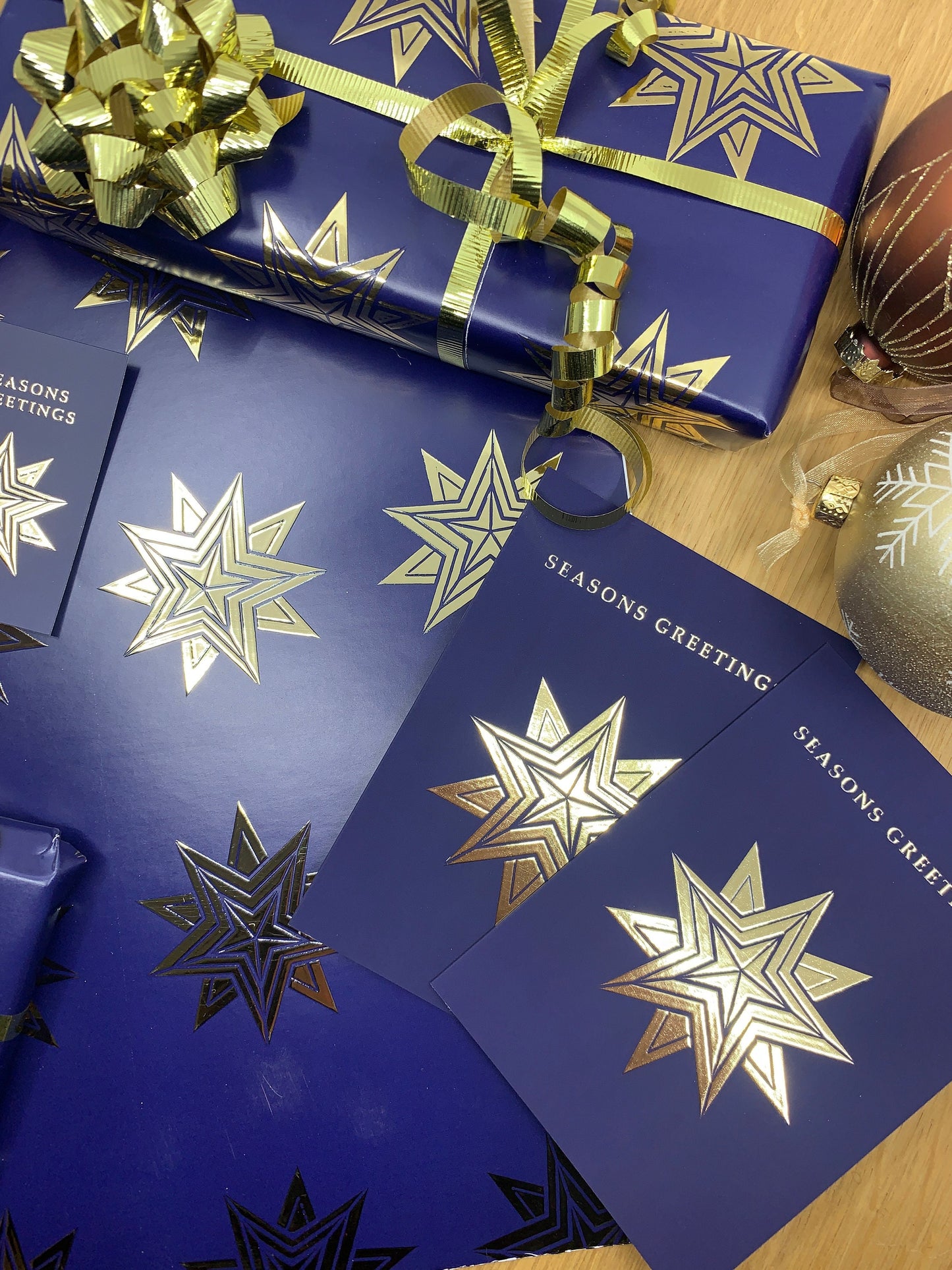 Luxury Gold Foil Star Wrapping Paper with FREE Gift Tags