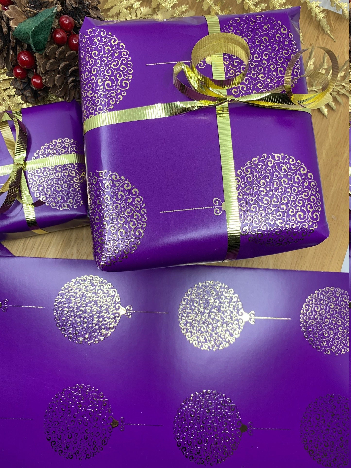 Luxury Gold Bauble Wrapping Paper with FREE Gift Tags